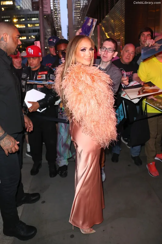 Jennifer Lopez photo 16 of 3409