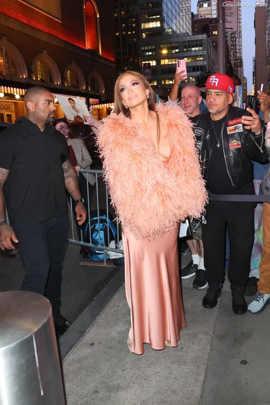 Jennifer Lopez photo 18 of 3409