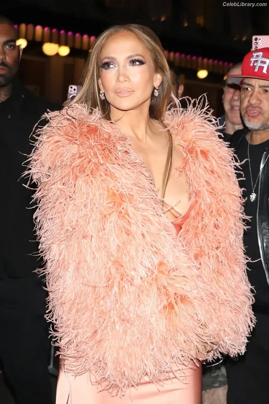 Jennifer Lopez photo 16 of 3409