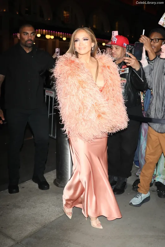 Jennifer Lopez photo 17 of 3409