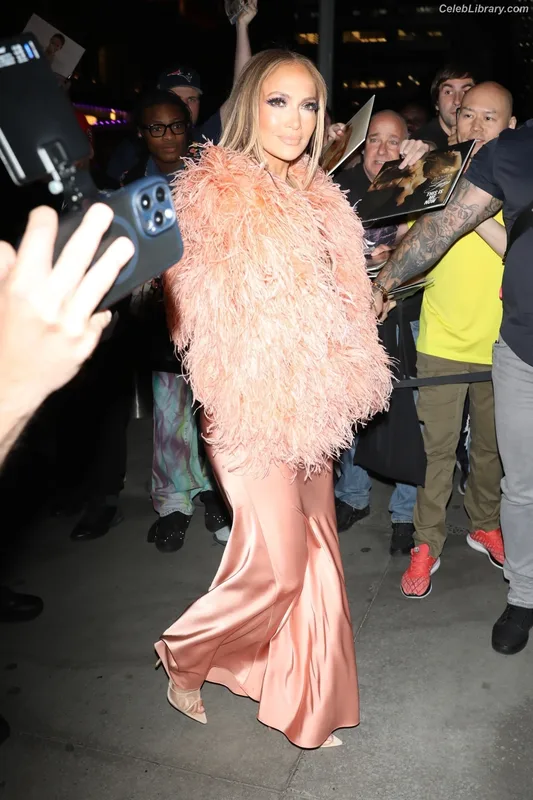 Jennifer Lopez photo 20 of 3409
