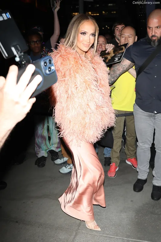 Jennifer Lopez photo 24 of 3409