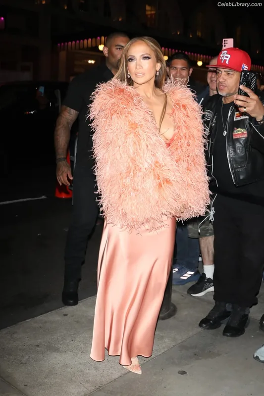 Jennifer Lopez photo 11 of 3409