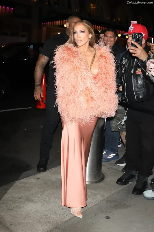 Jennifer Lopez photo 13 of 3409