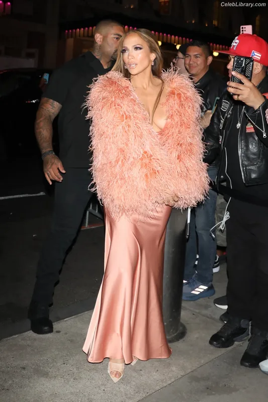 Jennifer Lopez photo 14 of 3409