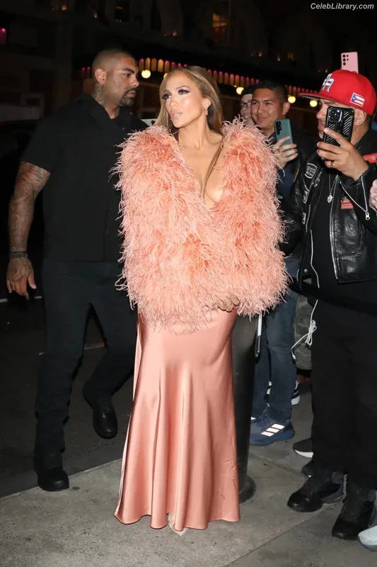 Jennifer Lopez photo 15 of 3409