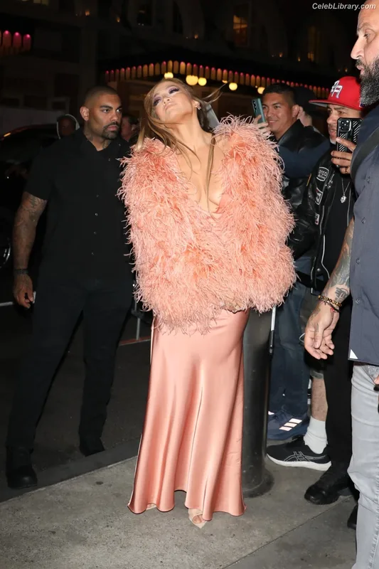 Jennifer Lopez photo 17 of 3409