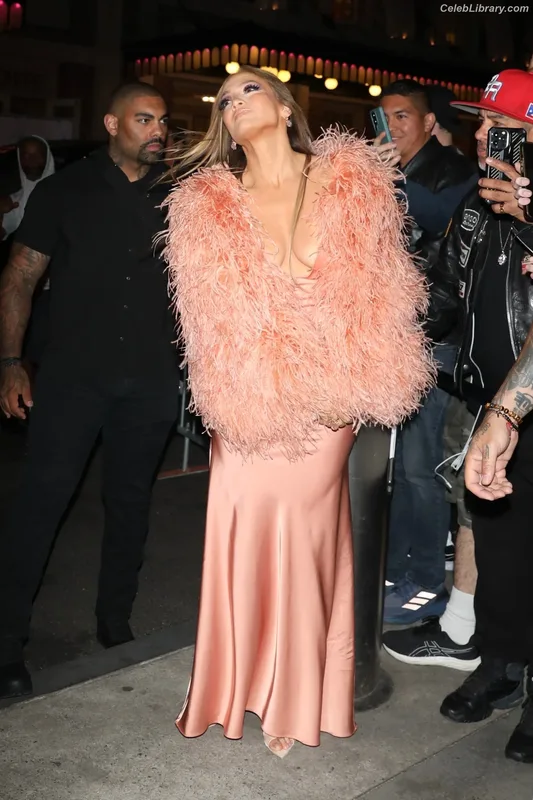Jennifer Lopez photo 19 of 3409