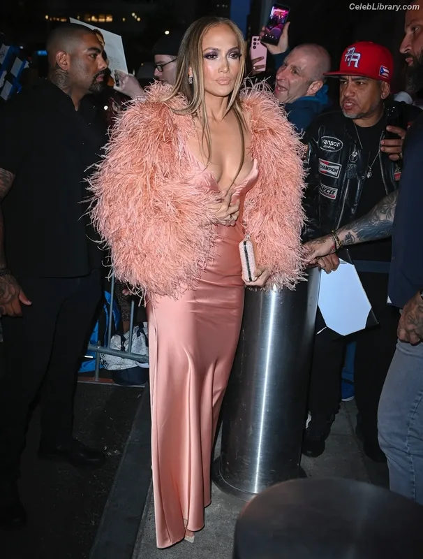 Jennifer Lopez photo 22 of 3409