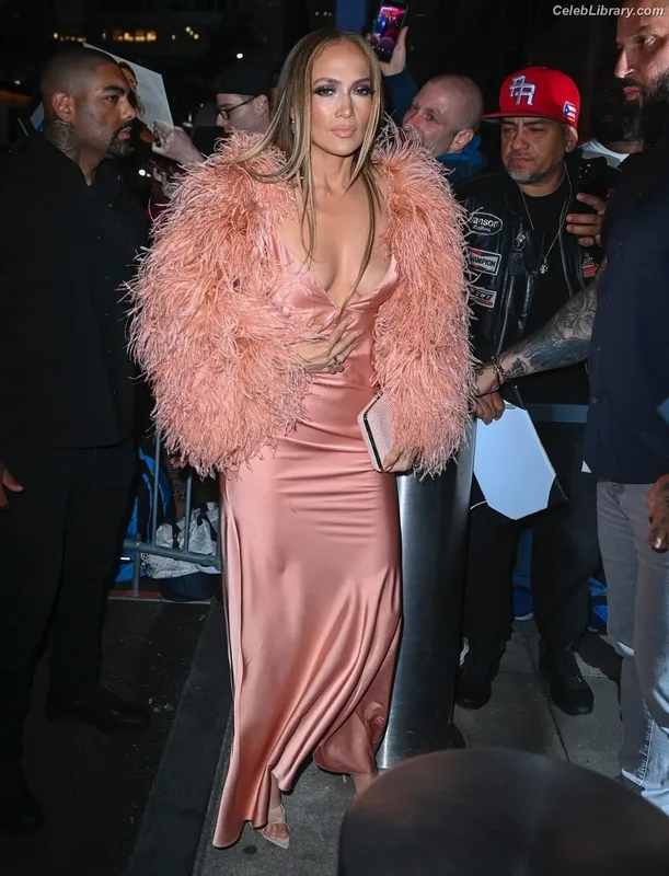 Jennifer Lopez photo 24 of 3409