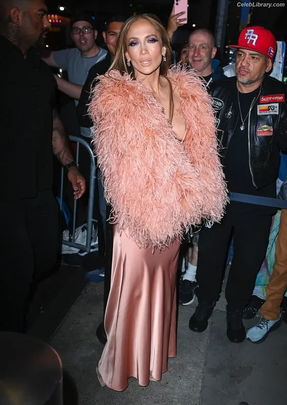 Jennifer Lopez photo 11 of 3409
