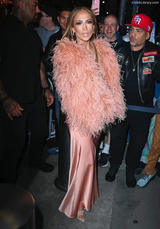 Jennifer Lopez photo 12 of 3409