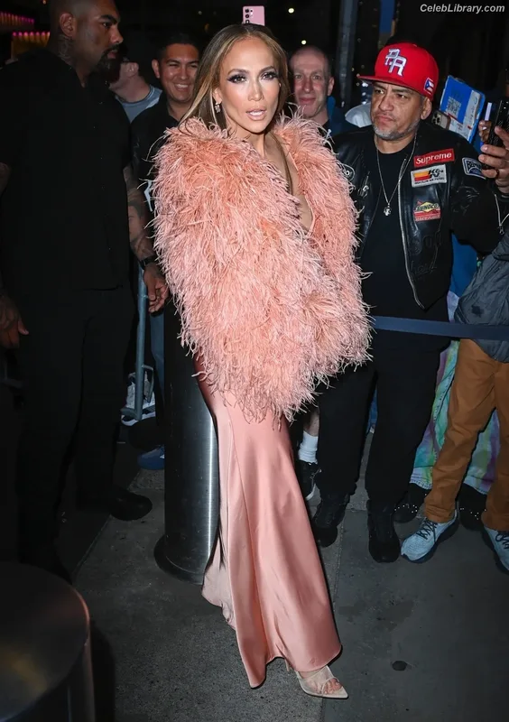 Jennifer Lopez photo 14 of 3409