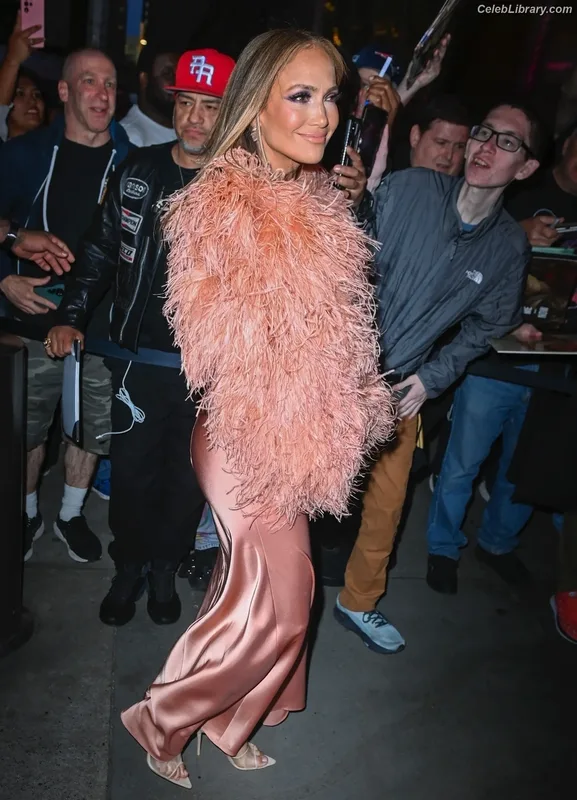 Jennifer Lopez photo 16 of 3409