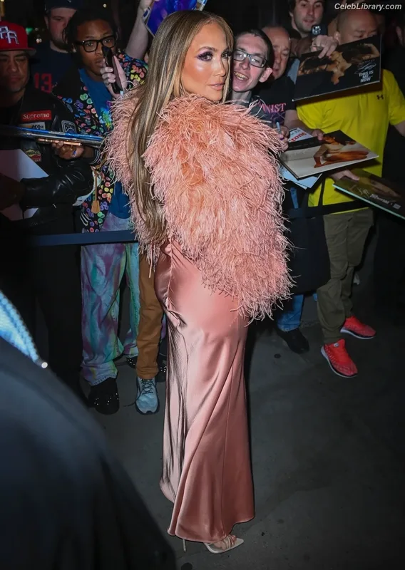 Jennifer Lopez photo 17 of 3409
