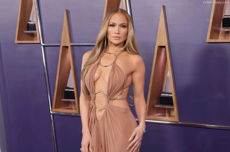 Jennifer Lopez photo 4 of 3409