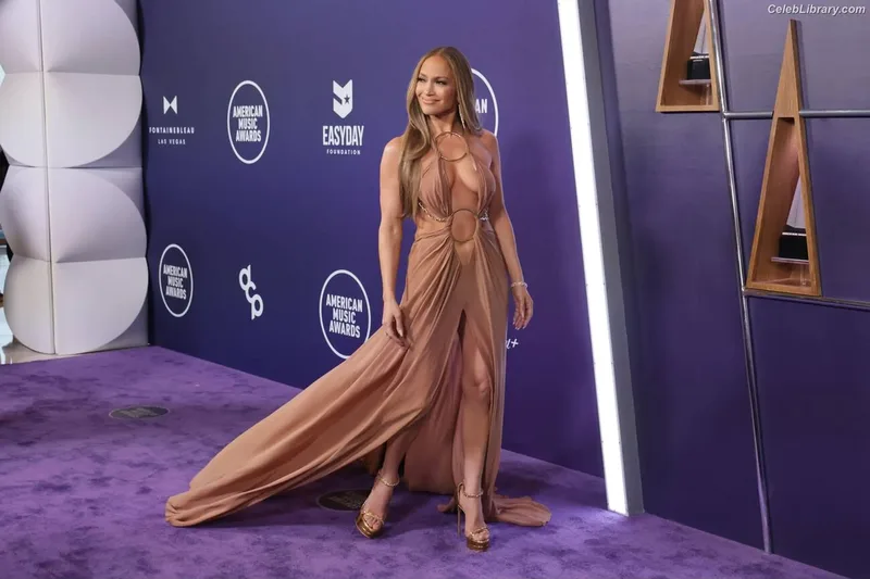 Jennifer Lopez photo 5 of 3409