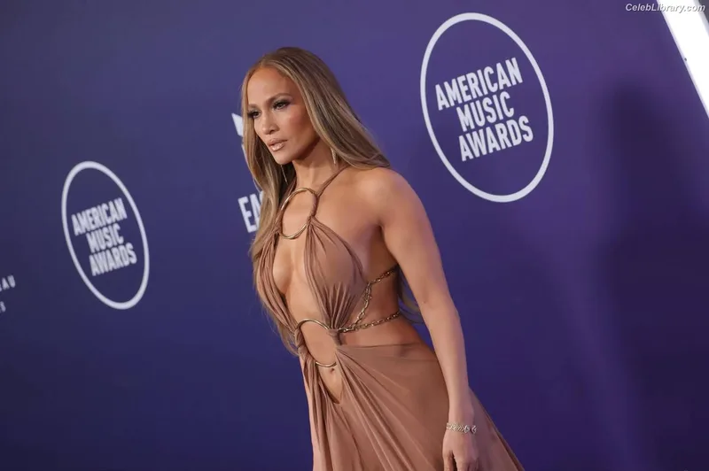 Jennifer Lopez photo 6 of 3409