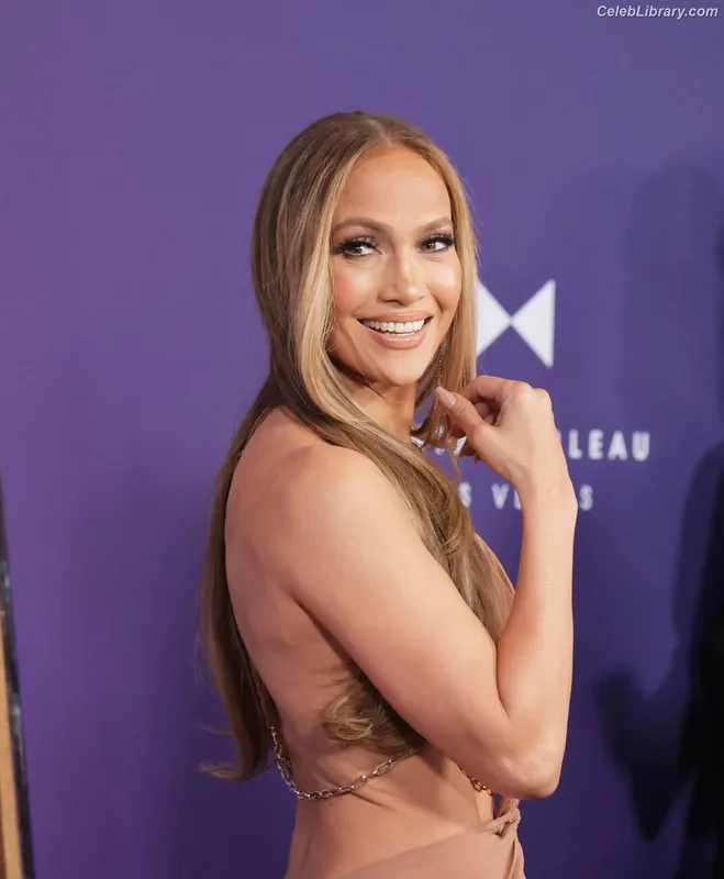 Jennifer Lopez photo 7 of 3409