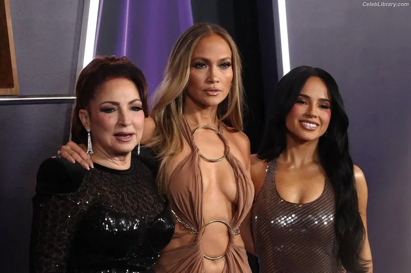Jennifer Lopez photo 11 of 3409