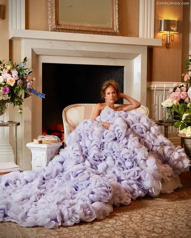 Jennifer Lopez photo 2 of 3409