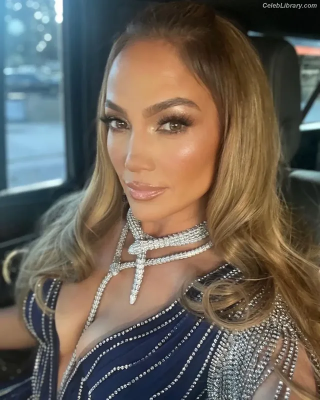 Jennifer Lopez photo 8 of 3409