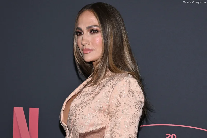 Jennifer Lopez photo 23 of 3409