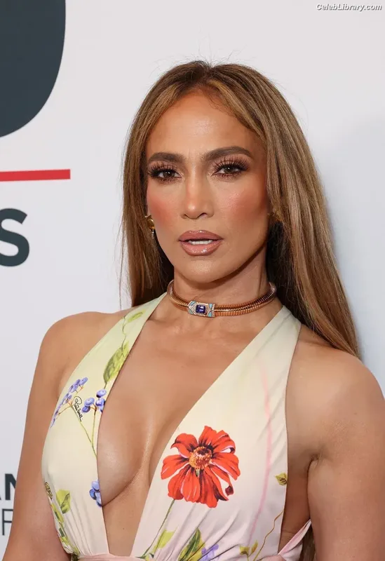 Jennifer Lopez photo 19 of 3409