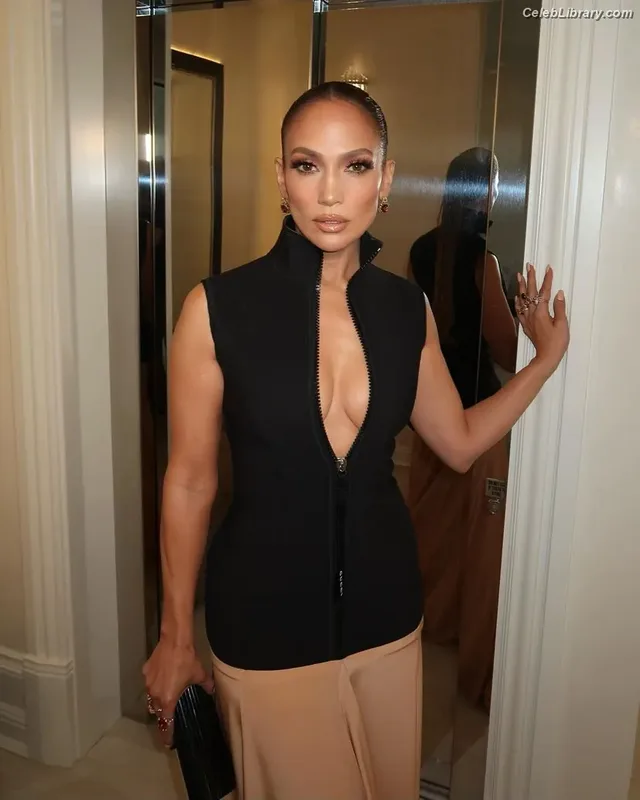 Jennifer Lopez photo 6 of 3409