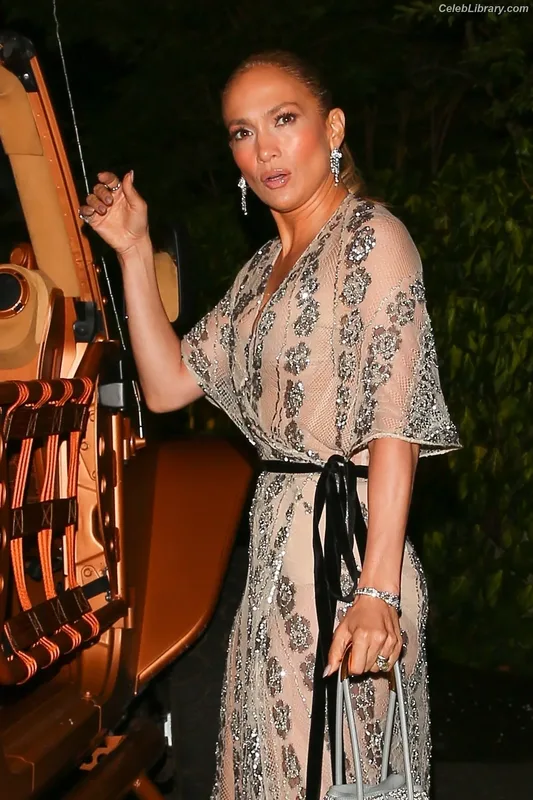 Jennifer Lopez photo 16 of 3409