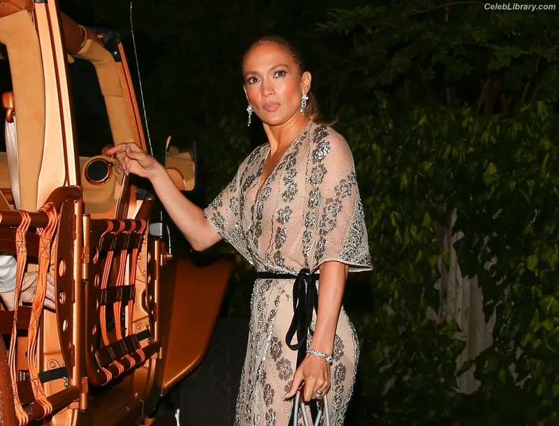 Jennifer Lopez photo 18 of 3409