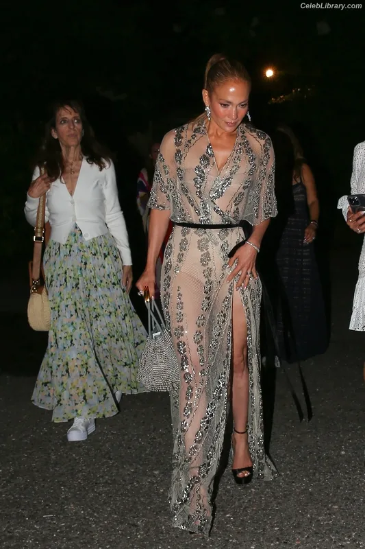 Jennifer Lopez photo 15 of 3409
