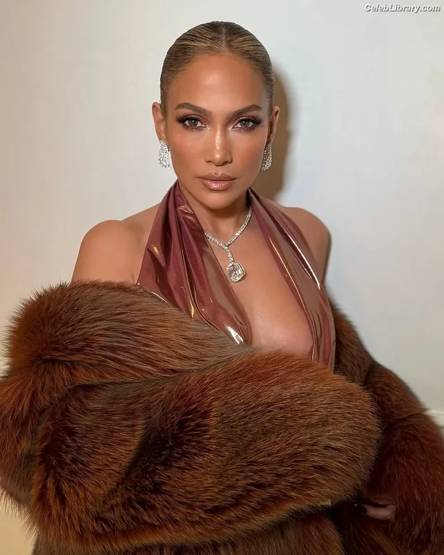 Jennifer Lopez photo 14 of 3409