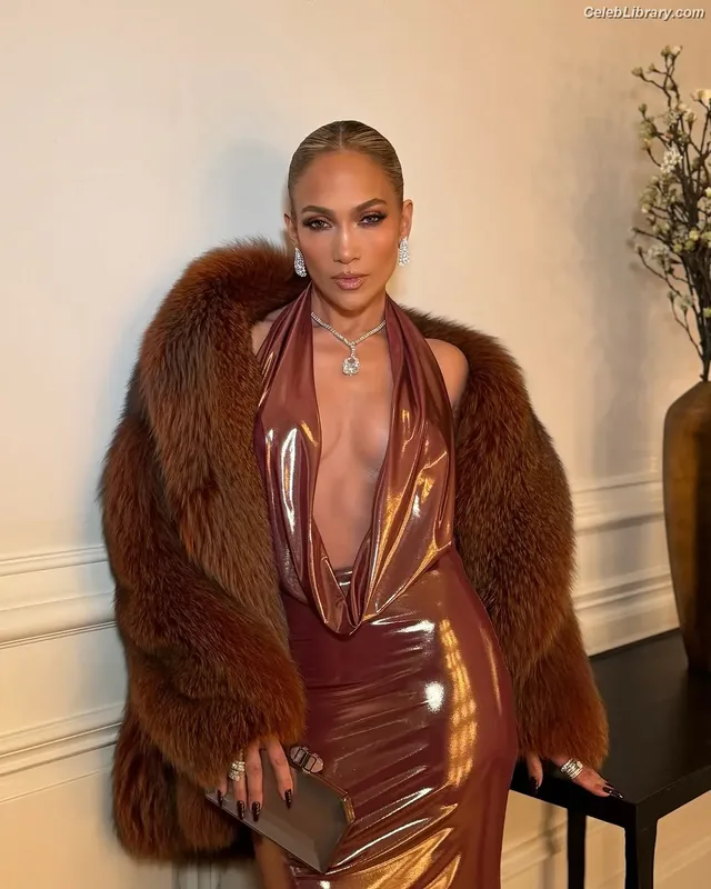 Jennifer Lopez photo 15 of 3409