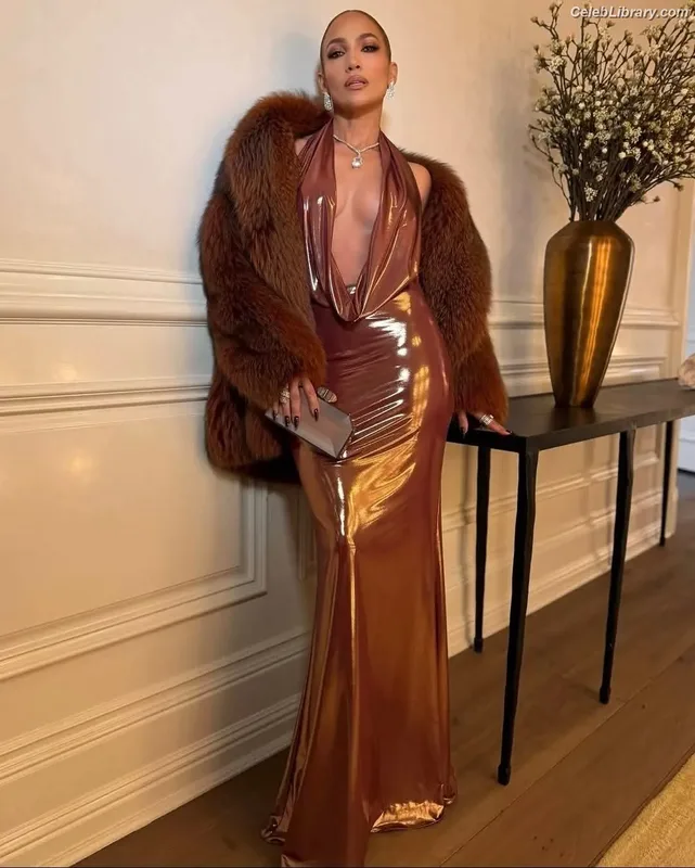 Jennifer Lopez photo 22 of 3409