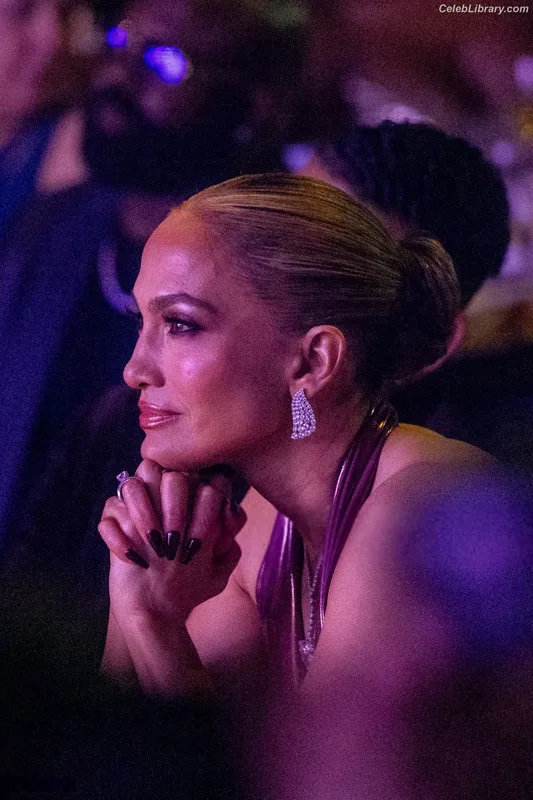 Jennifer Lopez photo 4 of 3409
