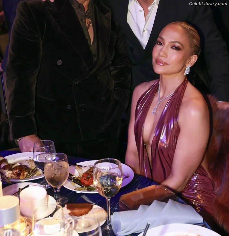 Jennifer Lopez photo 5 of 3409