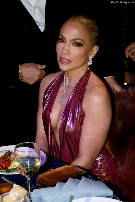 Jennifer Lopez photo 7 of 3409