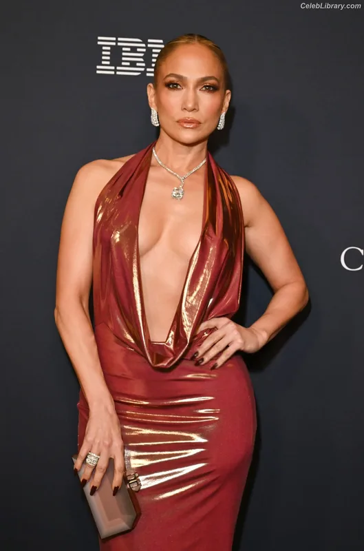 Jennifer Lopez photo 8 of 3409