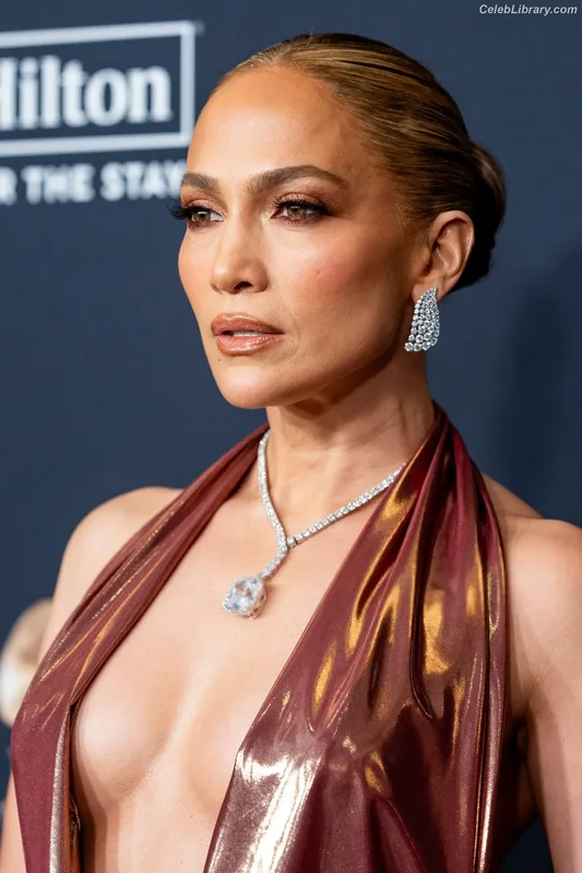 Jennifer Lopez photo 10 of 3409