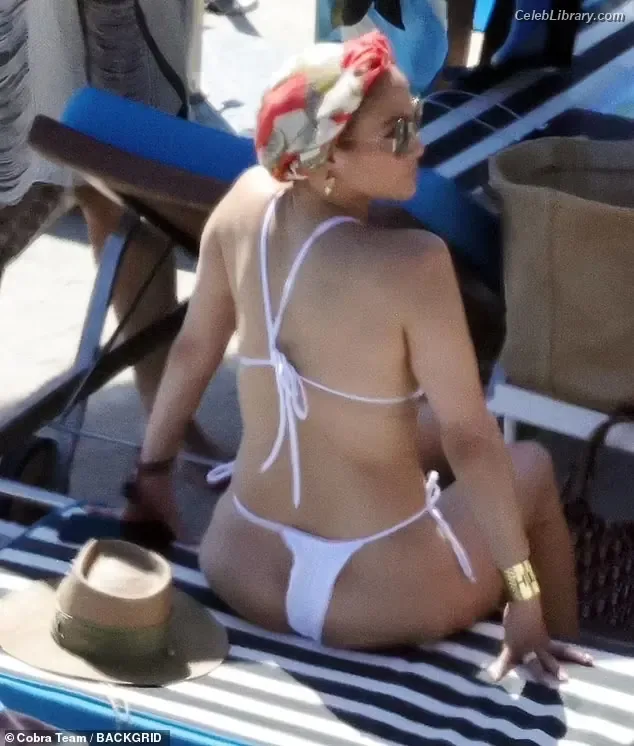 Jennifer Lopez photo 8 of 3409