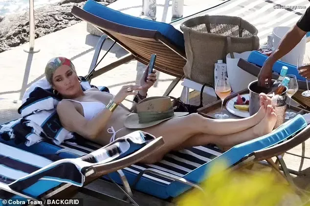 Jennifer Lopez photo 14 of 3409