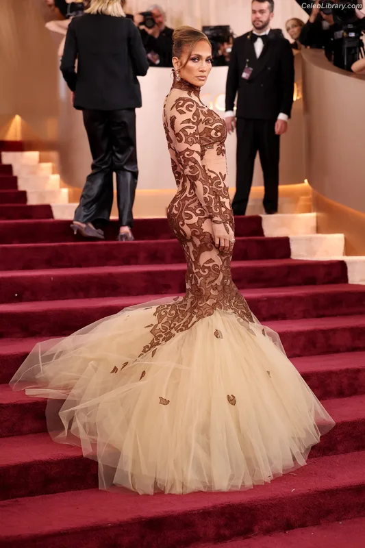 Jennifer Lopez photo 2 of 3409
