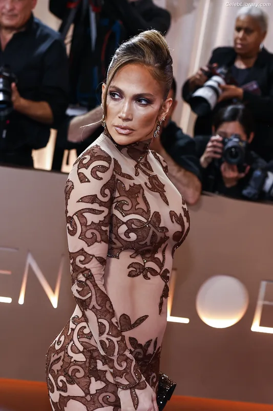 Jennifer Lopez photo 6 of 3409
