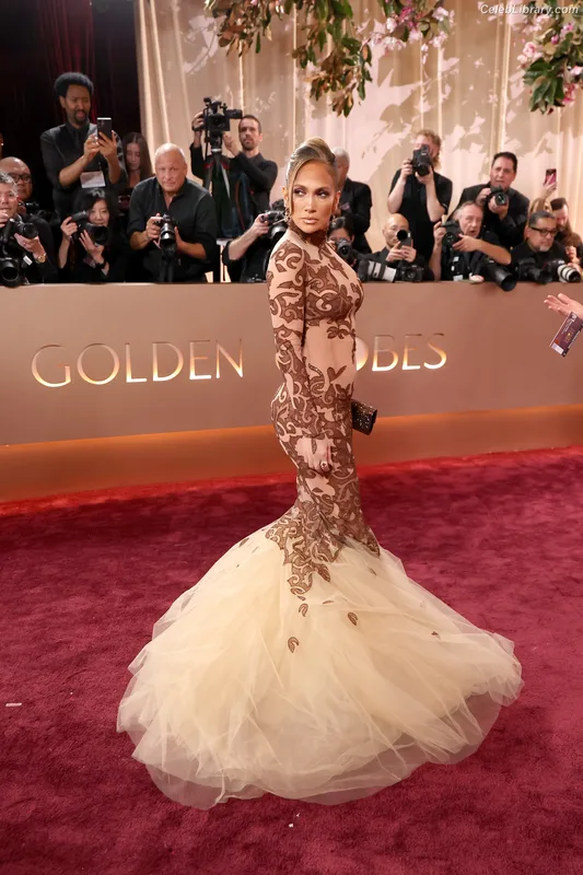 Jennifer Lopez photo 10 of 3409