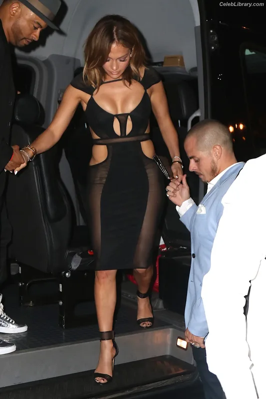 Jennifer Lopez photo 10 of 3409