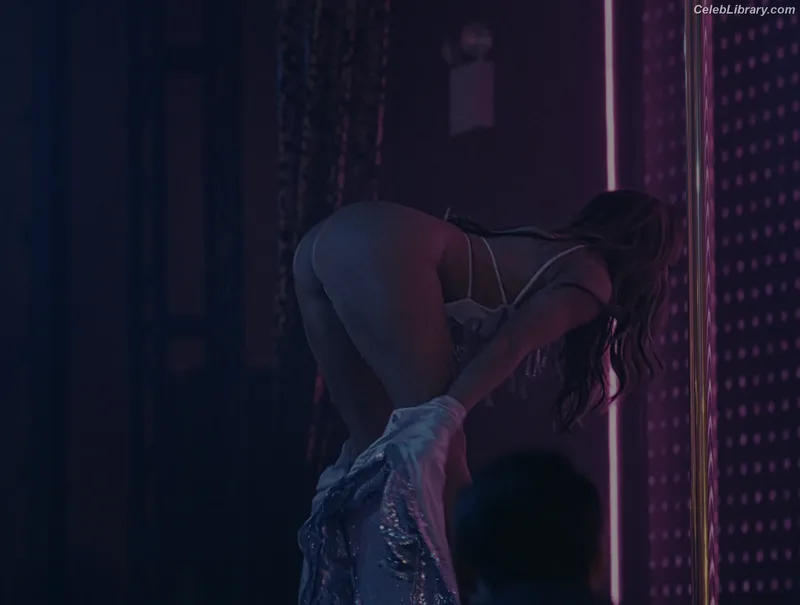 Jennifer Lopez photo 4 of 3409
