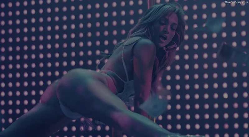 Jennifer Lopez photo 3 of 3409