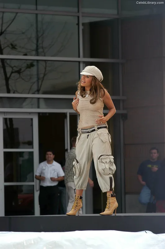 Jennifer Lopez photo 5 of 3409