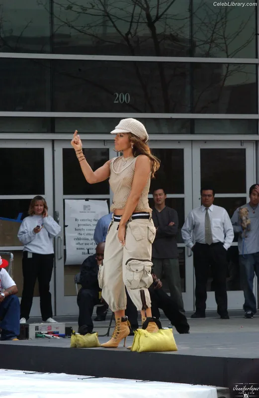 Jennifer Lopez photo 15 of 3409